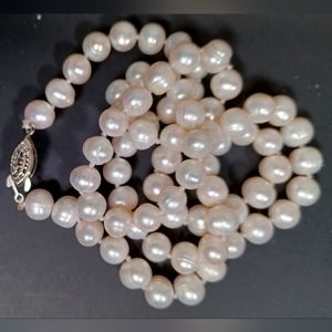 #ST25 Authentic Freshwater Pearls Necklace (Cultured) 8-9mm White